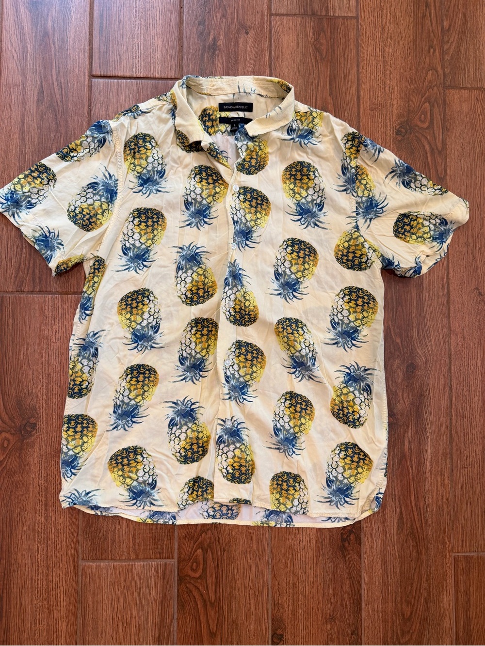 Banana Republic Men’s Pineapple Print Short Sleeve Shirt - men’s large